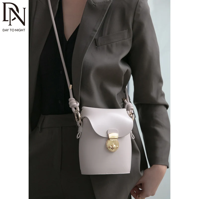 DN Mini Bucket Bags for Women’s Shoulder Bags Phone Purse Handbags Women’s Bags Crossbody Bags 2021 Women Brand Luxury Designer
DN Mini Bucket Bags for Women’s Shoulder Bags Phone Purse Handbags Women’s Bags Crossbody Bags 2021 Women Brand Luxury Designer