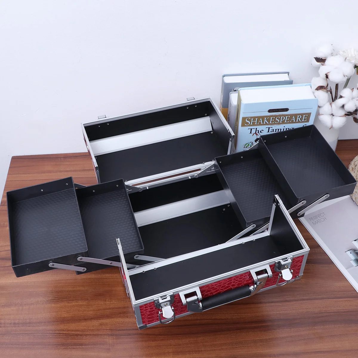 Косметичка из алюминиевого сплава, профессиональный вместительный портативный органайзер для косметики, двойное открытие, многослойная к...
Косметичка из алюминиевого сплава, профессиональный вместительный портативный органайзер для косметики, двойное открытие, многослойная к...