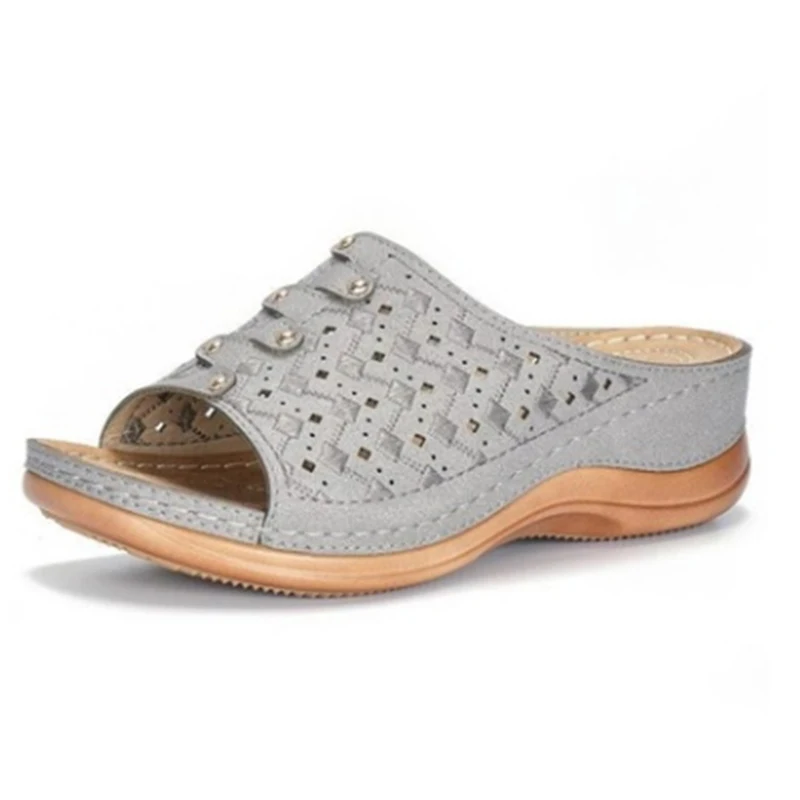 2021 Summer Ladies New Fashion Casual Slippers Women Rhinestone Wedge Carved Sandals Plus Size Mother Sandals And Slippers
2021 Summer Ladies New Fashion Casual Slippers Women Rhinestone Wedge Carved Sandals Plus Size Mother Sandals And Slippers