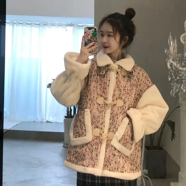 Hstar Fall Long Sleeve Horn Button Patchwork Artificial Lambswool Cute Jacket Coat Women Lolita Japanese Korean Fashion Outfit
Hstar Fall Long Sleeve Horn Button Patchwork Artificial Lambswool Cute Jacket Coat Women Lolita Japanese Korean Fashion Outfit