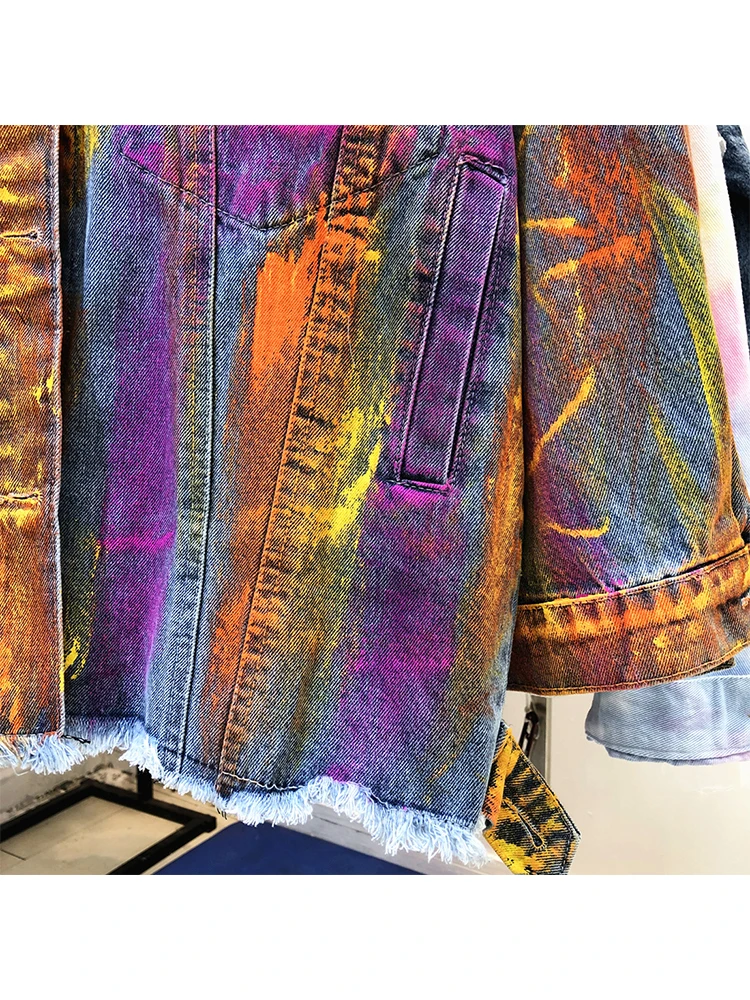 Heavy craft, graffiti, gradient, color, old, washed, edging, denim jacket, women's autumn new fashion, personality, wild top
Heavy craft, graffiti, gradient, color, old, washed, edging, denim jacket, women's autumn new fashion, personality, wild top