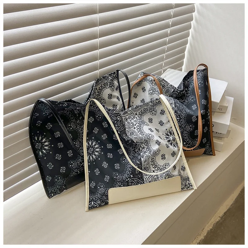 Bags for Women 2021 Leather Stitching Shoulder Bag Reusable Shopping Bags Casual Tote Retro Totem Print Female Handbag 
Bags for Women 2021 Leather Stitching Shoulder Bag Reusable Shopping Bags Casual Tote Retro Totem Print Female Handbag