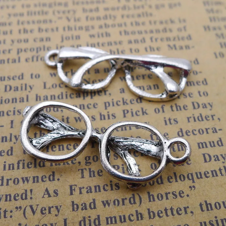 Newest 10Pieces 12*32mm Mixed Alloy Antique Silver Color Glasses Charms Vintage Pendant Accessory For DIY Jewelry Making
Newest 10Pieces 12*32mm Mixed Alloy Antique Silver Color Glasses Charms Vintage Pendant Accessory For DIY Jewelry Making