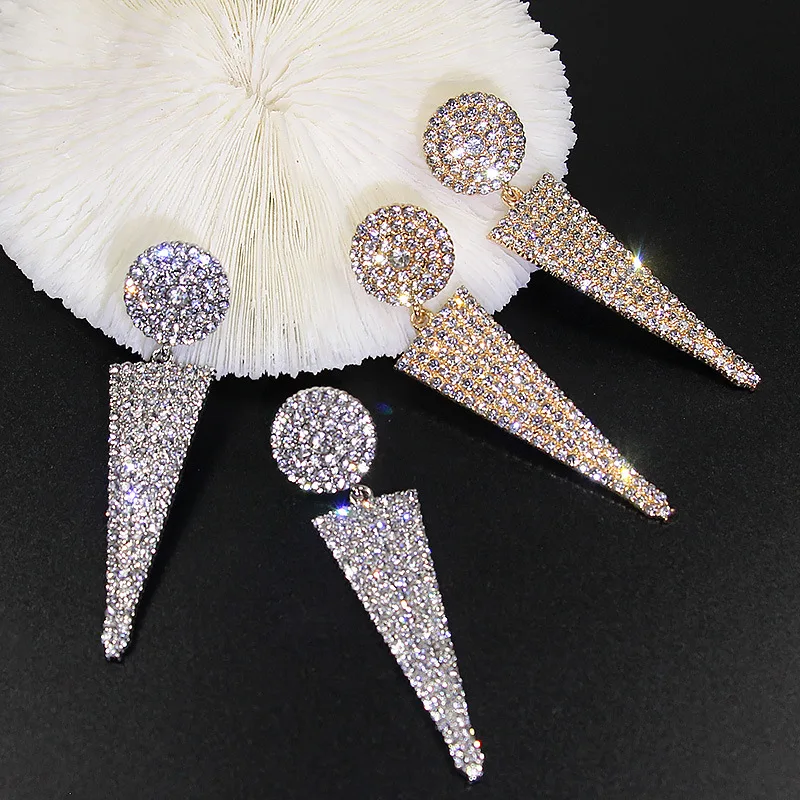 European And American Fashion Exaggerated Heavy Industry Alloy Full Rhinestone Earrings Personality Triangle Earrings Women
European And American Fashion Exaggerated Heavy Industry Alloy Full Rhinestone Earrings Personality Triangle Earrings Women