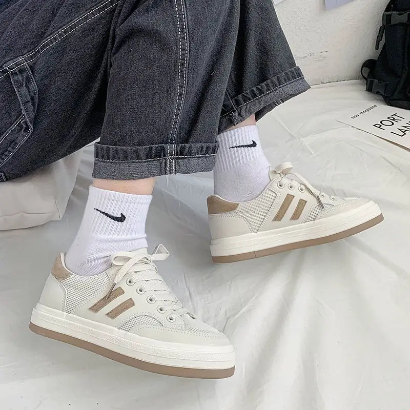 New Spring Autumn Shoes Sneakers Women Casual Loafers Woman Low Top Flats Ladies Skateboard Shoes Female Student Trainers Shoes
New Spring Autumn Shoes Sneakers Women Casual Loafers Woman Low Top Flats Ladies Skateboard Shoes Female Student Trainers Shoes