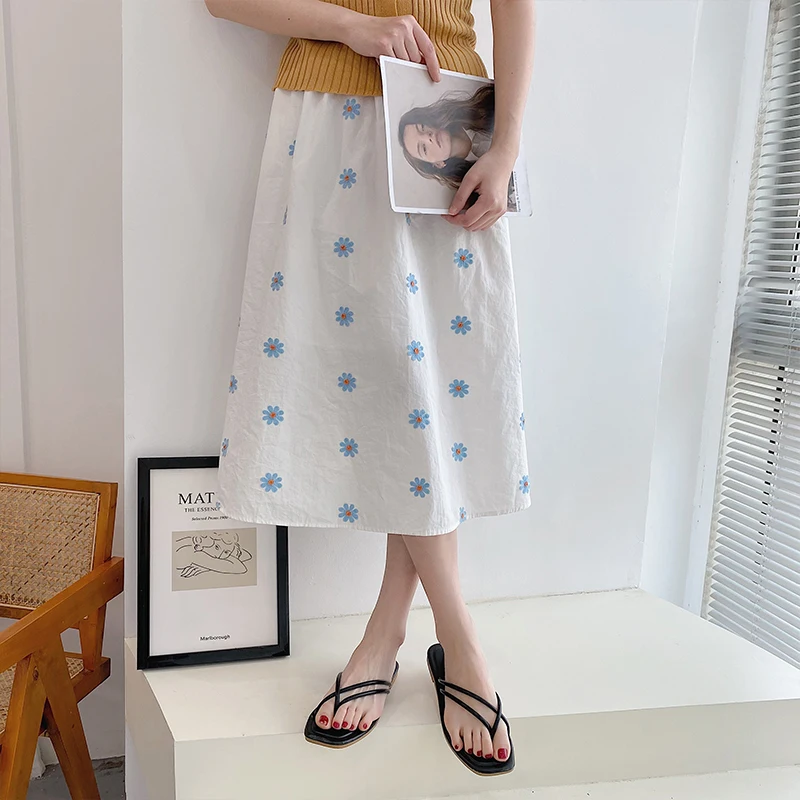 Slippers Women Summer Flat Shoes Female Slides Pantofle Fashion Rubber Flip Flops Beige Heeled Sandals Soft 2021 Luxury Hawaiian
Slippers Women Summer Flat Shoes Female Slides Pantofle Fashion Rubber Flip Flops Beige Heeled Sandals Soft 2021 Luxury Hawaiian