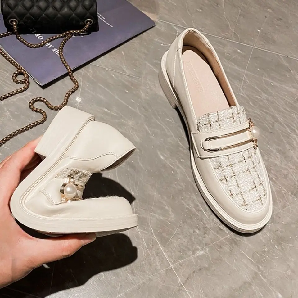 Real Soft Leather Women's Single Shoes Women's Trendy Black All-match Wide-footed Women's Small Leather Shoes Thick Heel 
Real Soft Leather Women's Single Shoes Women's Trendy Black All-match Wide-footed Women's Small Leather Shoes Thick Heel