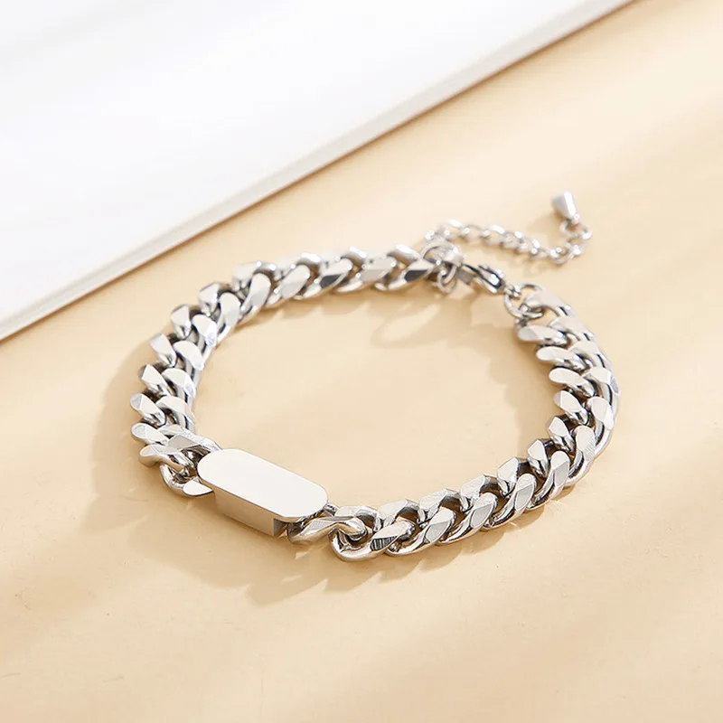 SIPENGJEL Fashion Stainless Steel Punk Charm Thick Chain Bracelet Hip Hop Minimalism Bracelet For Women Christmas Bangle Gift
SIPENGJEL Fashion Stainless Steel Punk Charm Thick Chain Bracelet Hip Hop Minimalism Bracelet For Women Christmas Bangle Gift