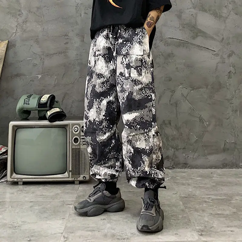Camo Pants Men's Fashion Print Casual Military Style Casual Pants Men Streetwear Wild Loose Hip Hop Straight Trousers Mens
Camo Pants Men's Fashion Print Casual Military Style Casual Pants Men Streetwear Wild Loose Hip Hop Straight Trousers Mens