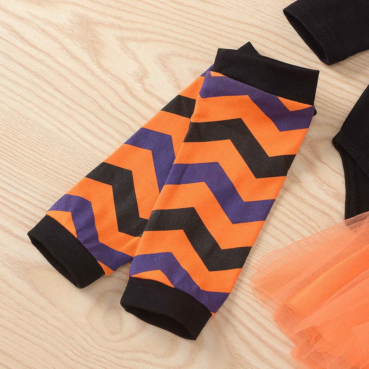 Halloween New Holiday Girl's Set Four-Piece Long-Sleeve Jumpsuit + Mesh Skirt + Headscarf + Foot Sock Baby girl clothes
Halloween New Holiday Girl's Set Four-Piece Long-Sleeve Jumpsuit + Mesh Skirt + Headscarf + Foot Sock Baby girl clothes