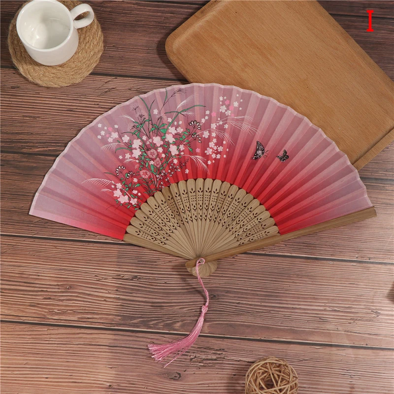 1pc Vintage Chinese Silk Cloth Blank Chinese Folding Fan Wooden Bamboo Antiquity Folding Fan For Calligraphy Painting Hand Fan
1pc Vintage Chinese Silk Cloth Blank Chinese Folding Fan Wooden Bamboo Antiquity Folding Fan For Calligraphy Painting Hand Fan