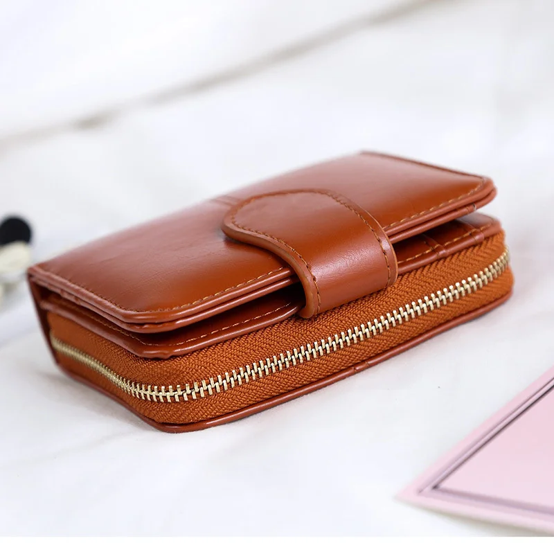 2021 New Women Short Wallets Retro Oil Wax Leather Buckle Wallet, Korean Fashion Student Coin Purse
2021 New Women Short Wallets Retro Oil Wax Leather Buckle Wallet, Korean Fashion Student Coin Purse