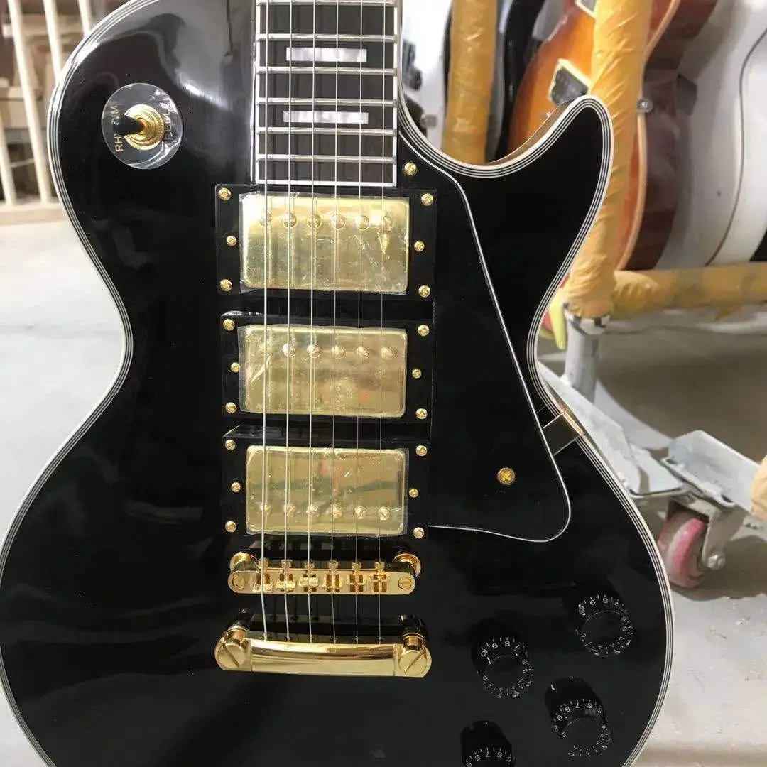 Black Beauty Custom Electric Guitar Three Pickups Golden Hardware Rosewood Fingerboard Free Shipping High Quality Guitarar
Black Beauty Custom Electric Guitar Three Pickups Golden Hardware Rosewood Fingerboard Free Shipping High Quality Guitarar