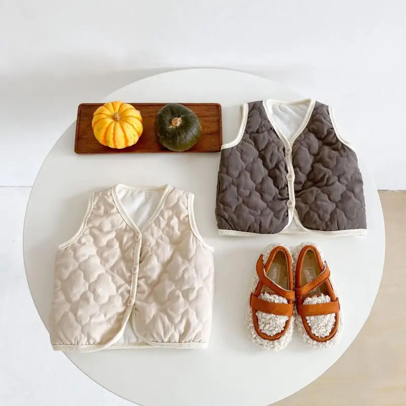 Жилет детский зимний х/б, утепленный, без рукавов 
Жилет детский зимний х/б, утепленный, без рукавов