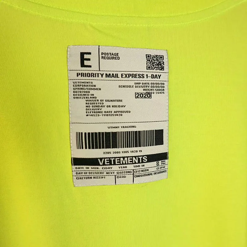 New Vetements 2021 T Shirt Big Patch Tag Casual Embroidery Men Wome Loose Green Black White Vetements Short Sleeve T-shirts
New Vetements 2021 T Shirt Big Patch Tag Casual Embroidery Men Wome Loose Green Black White Vetements Short Sleeve T-shirts