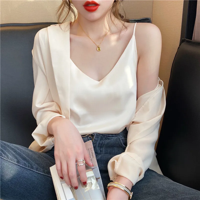 Silk Tank Tops for Women 2021 Summer Clothes Sexy Cami Streetwear Aesthetic Backless Sleeveless White Crop Halter Tank Top
Silk Tank Tops for Women 2021 Summer Clothes Sexy Cami Streetwear Aesthetic Backless Sleeveless White Crop Halter Tank Top