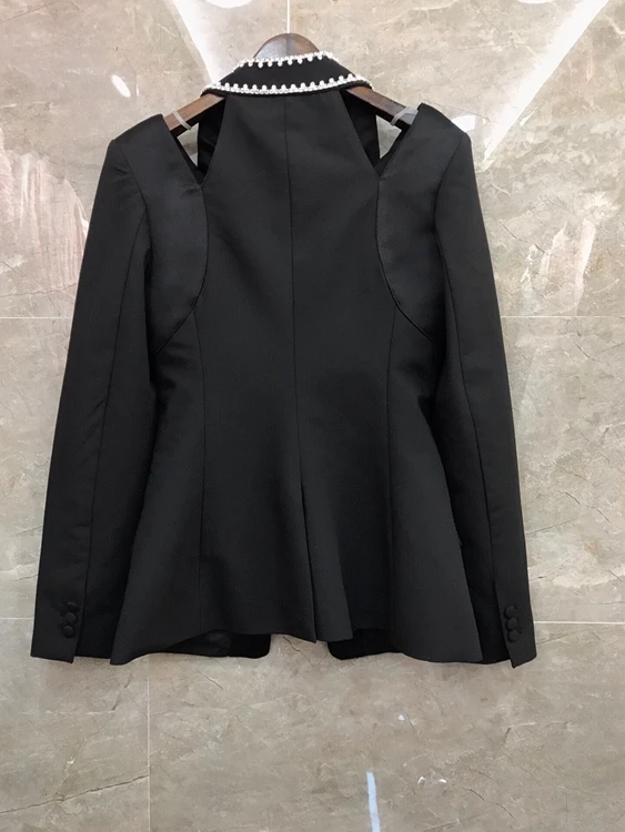 Early spring 2021 new women's wear drill irregular neckline off shoulder symmetrical pocket long sleeve short coat 308
Early spring 2021 new women's wear drill irregular neckline off shoulder symmetrical pocket long sleeve short coat 308
