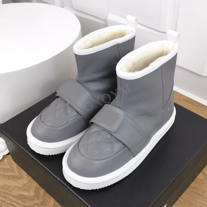Women's Boots Wool Snow Boots Round Toe Thick Bottom Shoes Genuine Leather Short Boots Fur Warm Booties Bread Shoes Size 35-41
Women's Boots Wool Snow Boots Round Toe Thick Bottom Shoes Genuine Leather Short Boots Fur Warm Booties Bread Shoes Size 35-41