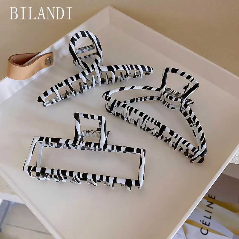 Bilandi Elegant Zebra Print Grab Hair Clip Large Geometric Square Hair Claw Clips For Women Girl Hair Accessories Head Wearing
Bilandi Elegant Zebra Print Grab Hair Clip Large Geometric Square Hair Claw Clips For Women Girl Hair Accessories Head Wearing