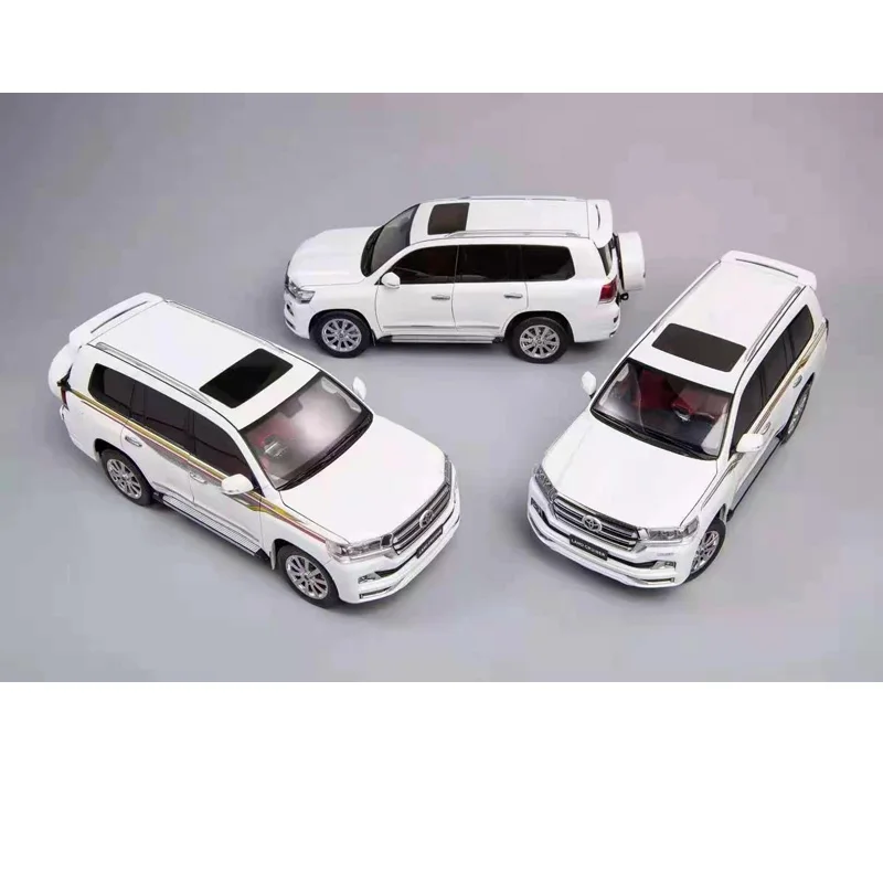 KengFai 1/18 For Toyota Land Cruiser LC200 LHD Decals Black/White Metal Diecast Model Car with spare tire limited Version
KengFai 1/18 For Toyota Land Cruiser LC200 LHD Decals Black/White Metal Diecast Model Car with spare tire limited Version