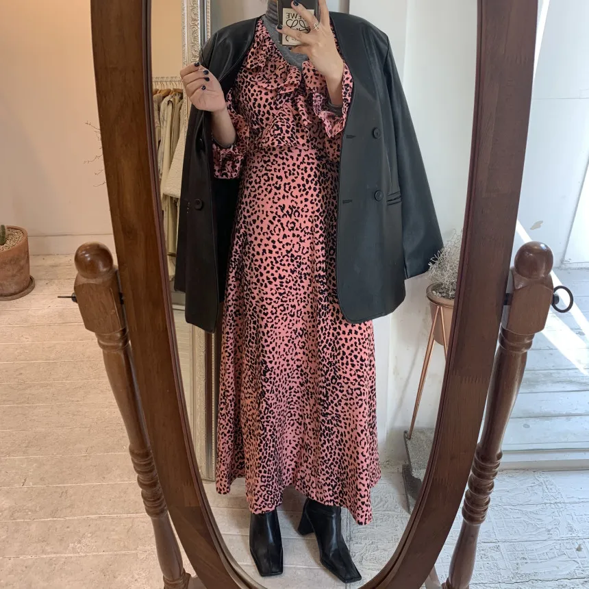 Spring 2021 New Flounce V-neck Long below the Knee Western Style Fashion Pink Leopard Print Bottoming Dress
Spring 2021 New Flounce V-neck Long below the Knee Western Style Fashion Pink Leopard Print Bottoming Dress