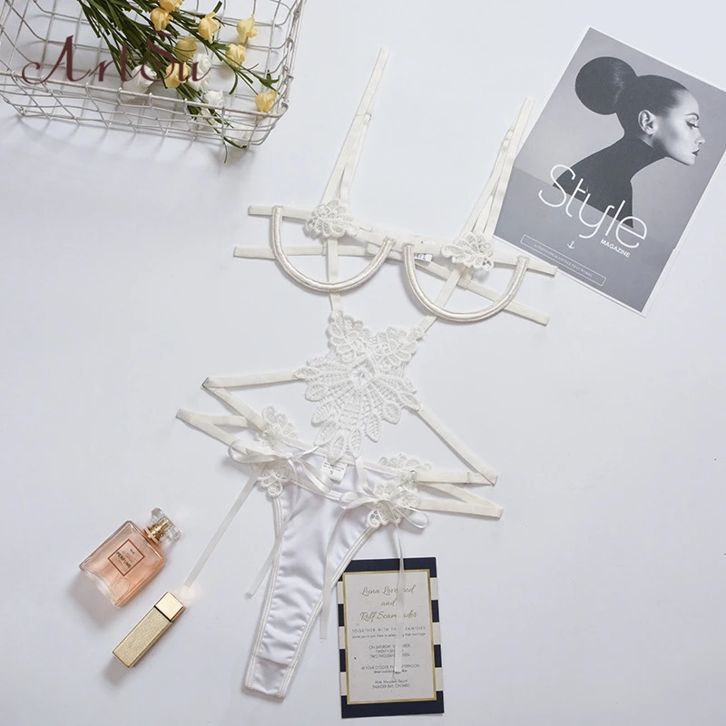 ArtSu Floral Bandage One Piece Lace Bra And Panty Set Women Bra With Steel Bone Bodycon Bodysuits Intimate Lingerie Set New
ArtSu Floral Bandage One Piece Lace Bra And Panty Set Women Bra With Steel Bone Bodycon Bodysuits Intimate Lingerie Set New