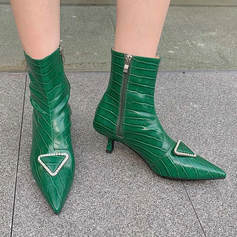 New 2021 Women Ankle Short Modern Boots Female Pointed Toe Thin Heels Shoes Fashion Zippers Shoes Ladies Autumn Chelsea Boots
New 2021 Women Ankle Short Modern Boots Female Pointed Toe Thin Heels Shoes Fashion Zippers Shoes Ladies Autumn Chelsea Boots