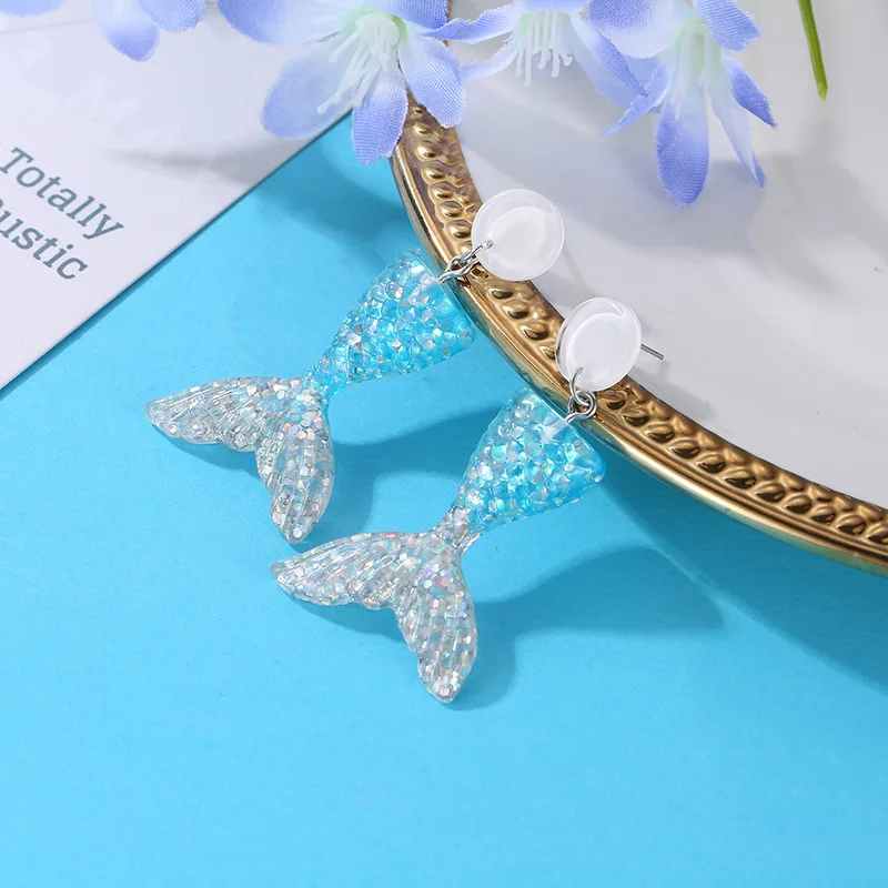 New Creative Earrings Exaggerated Fishtail Ear Hook Fashion Resin Mermaid Earrings
New Creative Earrings Exaggerated Fishtail Ear Hook Fashion Resin Mermaid Earrings