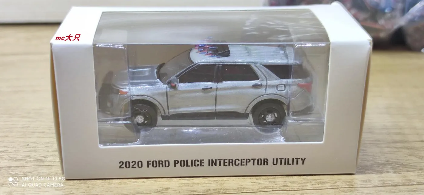 1:64 GREENLIGHT 2020 Универсальный Полицейский перехватчик Ford, выпуск лакированной коллекции, литье под давлением, модель автомобиля из сплава
1:64 GREENLIGHT 2020 Универсальный Полицейский перехватчик Ford, выпуск лакированной коллекции, литье под давлением, модель автомобиля из сплава