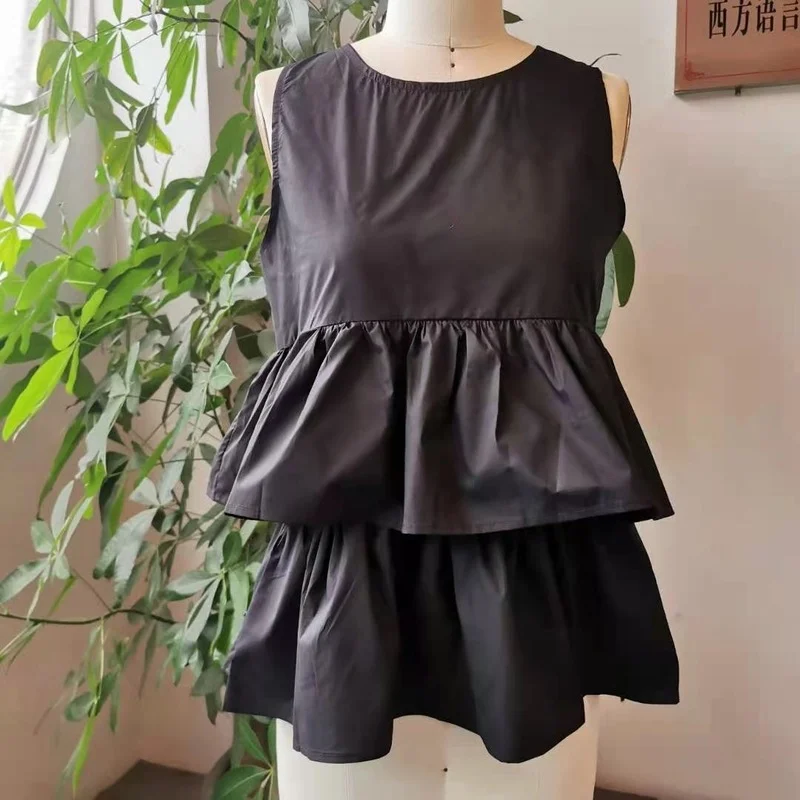 New Fashion Black Sleeveless Women's 2021 Summer Kawaii Round Neck T-shirt Top with Ruffled Cute Korean Loose Women's Vest Top
New Fashion Black Sleeveless Women's 2021 Summer Kawaii Round Neck T-shirt Top with Ruffled Cute Korean Loose Women's Vest Top