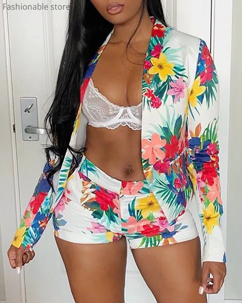 Women 2pcs Sets Floral Print Long Sleeve Blazer and Print Ultra Shorts Set Suits Casual Outfits
Women 2pcs Sets Floral Print Long Sleeve Blazer and Print Ultra Shorts Set Suits Casual Outfits