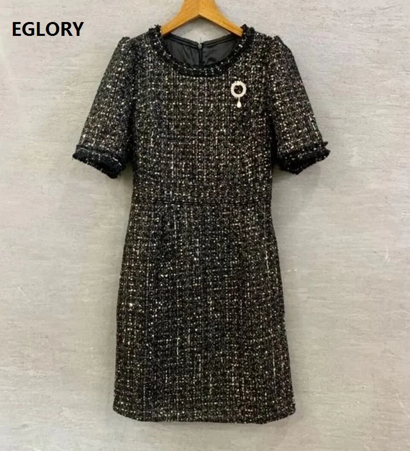 High Quality Wool Dress 2020 Winter Party Vintage Women O-Neck Beading Brooches Deco Short Sleeve Black Tassel Woolen Dress Slim
High Quality Wool Dress 2020 Winter Party Vintage Women O-Neck Beading Brooches Deco Short Sleeve Black Tassel Woolen Dress Slim