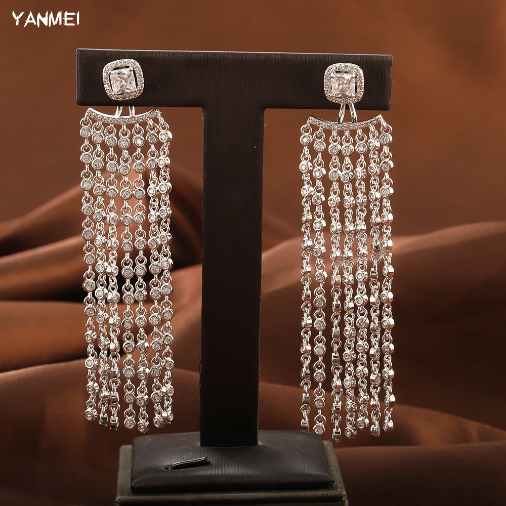Top Luxury Long Tassel Earrings Two-in-one Long White Shiny Crystal Jewelry Important Banquet Elegant Ladies Accessories
Top Luxury Long Tassel Earrings Two-in-one Long White Shiny Crystal Jewelry Important Banquet Elegant Ladies Accessories
