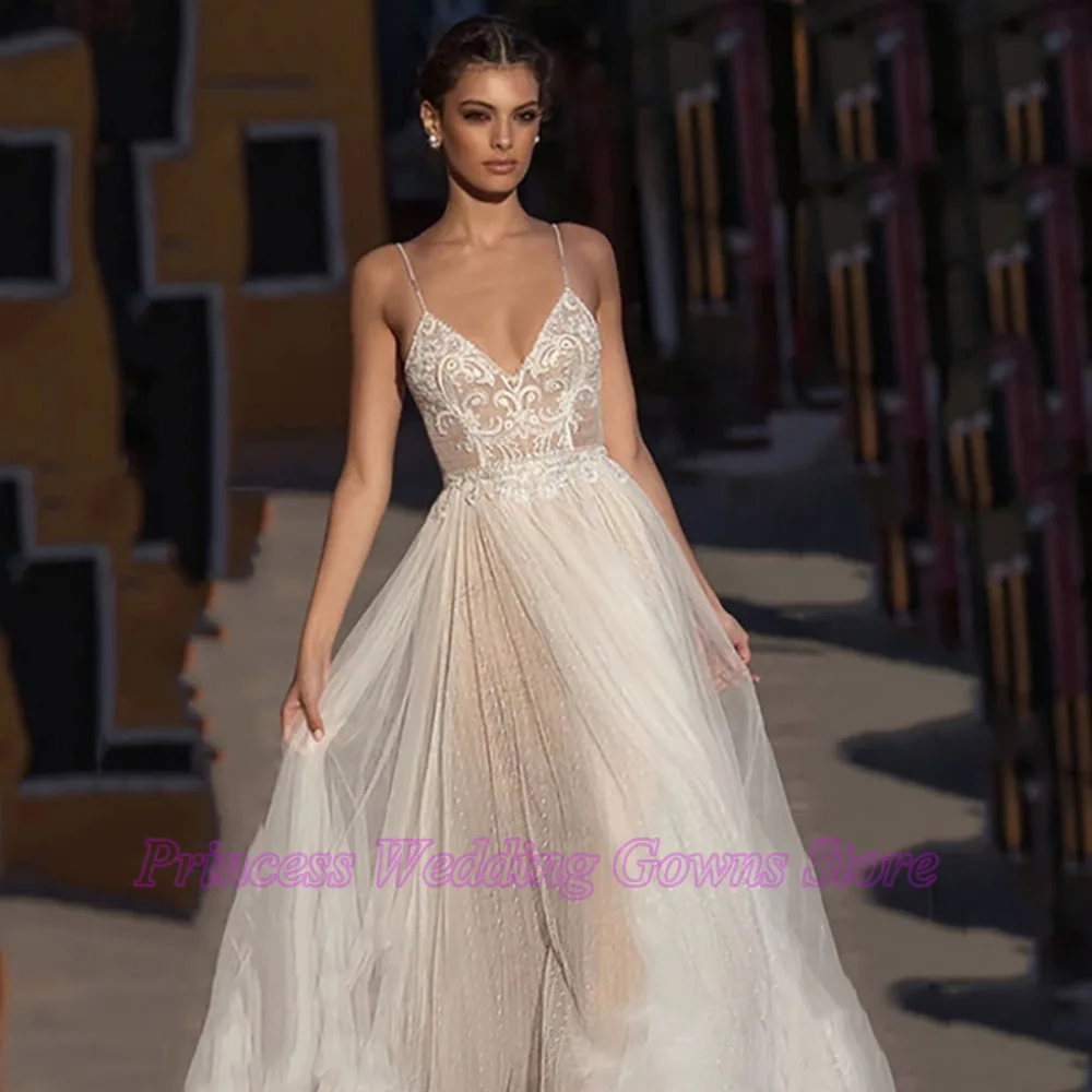 Summer Beach Wedding Dresses Lace Backless Spaghetti Straps V Neck Ivory White Bridal Gowns Wedding vestido de noiva Bohemian
Summer Beach Wedding Dresses Lace Backless Spaghetti Straps V Neck Ivory White Bridal Gowns Wedding vestido de noiva Bohemian