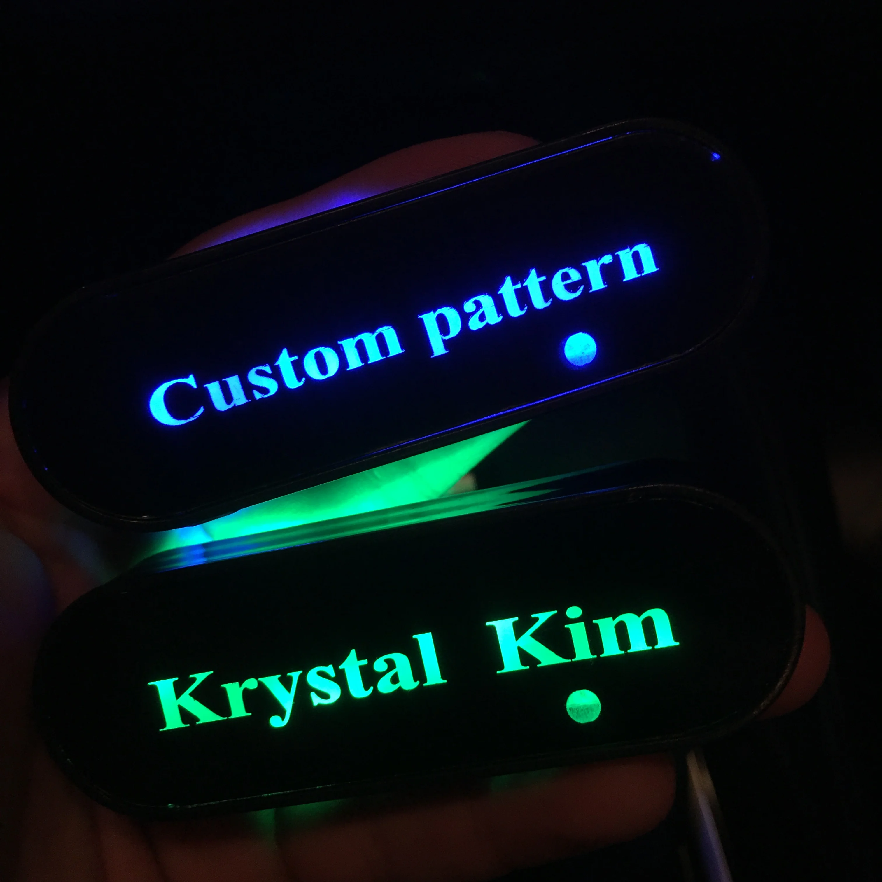 Car air outlet aromatherapy atmosphere light car colorful car interior perfume luminous car logo led decorative light
Car air outlet aromatherapy atmosphere light car colorful car interior perfume luminous car logo led decorative light