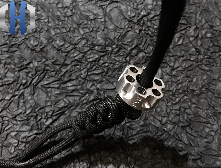 Paracord Beads Titanium Steel CNC One Revolver Gun Pendant Reel Cutter EDC Outdoor Tactical Equipment Knife Beads 
Paracord Beads Titanium Steel CNC One Revolver Gun Pendant Reel Cutter EDC Outdoor Tactical Equipment Knife Beads