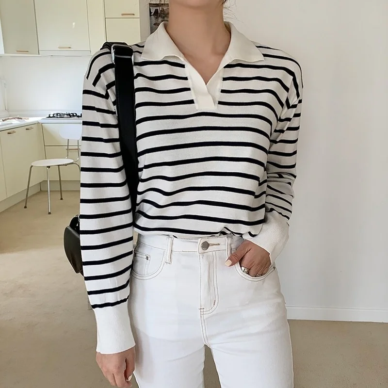Pullovers Loose V-neck Striped Women Sweater Autumn Winter Knitwear Long Sleeve Knitted Female Jumpers 2021
Pullovers Loose V-neck Striped Women Sweater Autumn Winter Knitwear Long Sleeve Knitted Female Jumpers 2021