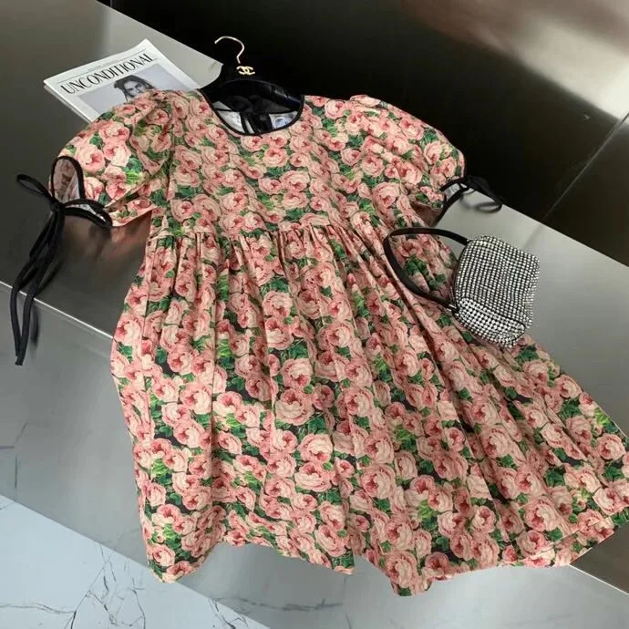 2021 spring and summer new retro rose print baby dress bandage design clear cotton print
2021 spring and summer new retro rose print baby dress bandage design clear cotton print