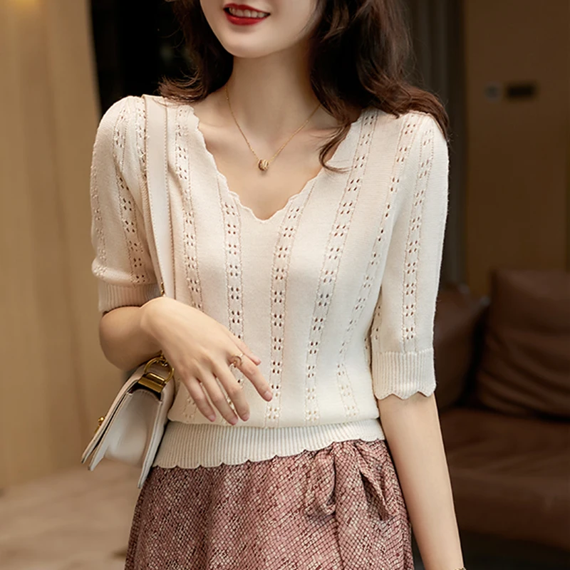 2020 V-neck T-shirt Women Fashion Knitted Short-sleeved summer Knit Tshirt Solid Casual Tops Female Hollow out Tee shirt clothes
2020 V-neck T-shirt Women Fashion Knitted Short-sleeved summer Knit Tshirt Solid Casual Tops Female Hollow out Tee shirt clothes