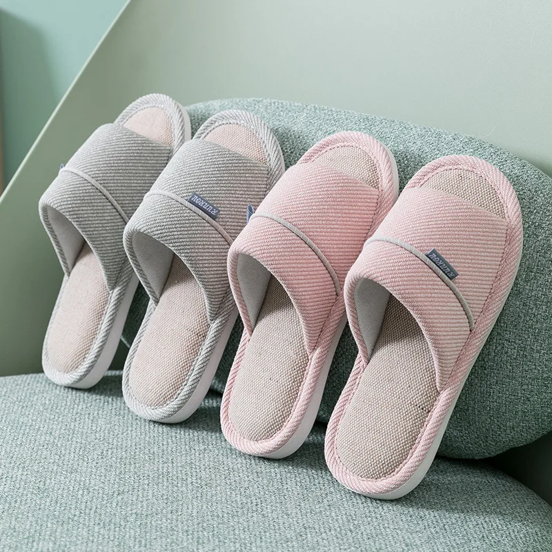 Home slippers for men and women couples striped linen slippers indoor soft and non-slip Japanese cotton slippers warm slippers.
Home slippers for men and women couples striped linen slippers indoor soft and non-slip Japanese cotton slippers warm slippers.