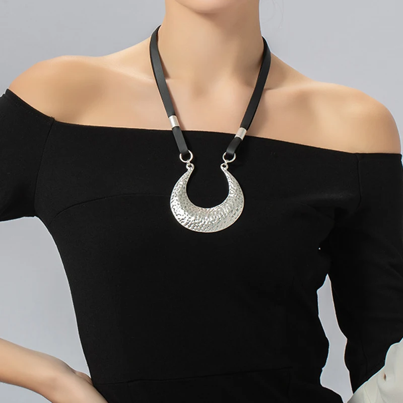 Amorcome Vintage Black Leather Necklace with Moon Shape Pendant Sweater Chains Simple Gift for Men Women Unisex Boho Jewelry
Amorcome Vintage Black Leather Necklace with Moon Shape Pendant Sweater Chains Simple Gift for Men Women Unisex Boho Jewelry
