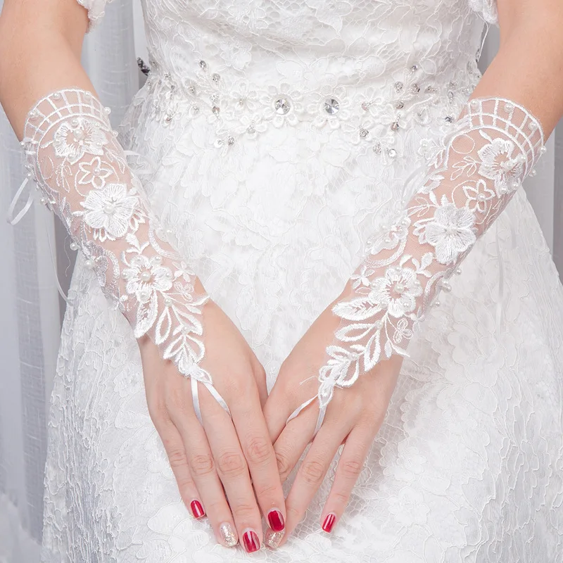 Фото Недорогой свадебный перчатки Кружевная повязка белая свадебная перчатка