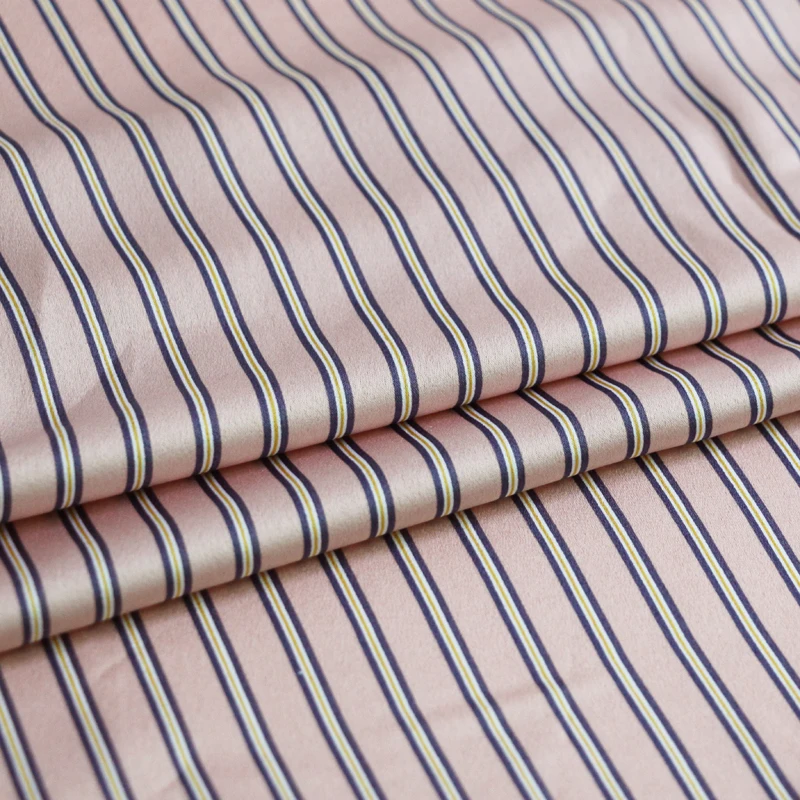 Ткань для пижам серебристая розовая темно-синяя черная из мягкого крепа атласа