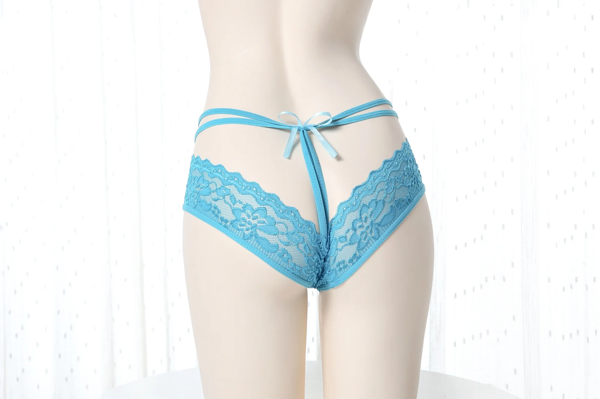 Sexy Women Lace Thighs Ultra Thin Panties Hollow Female Breathable Lace Panties Sexy Blue Red Lingerie Panties
Sexy Women Lace Thighs Ultra Thin Panties Hollow Female Breathable Lace Panties Sexy Blue Red Lingerie Panties