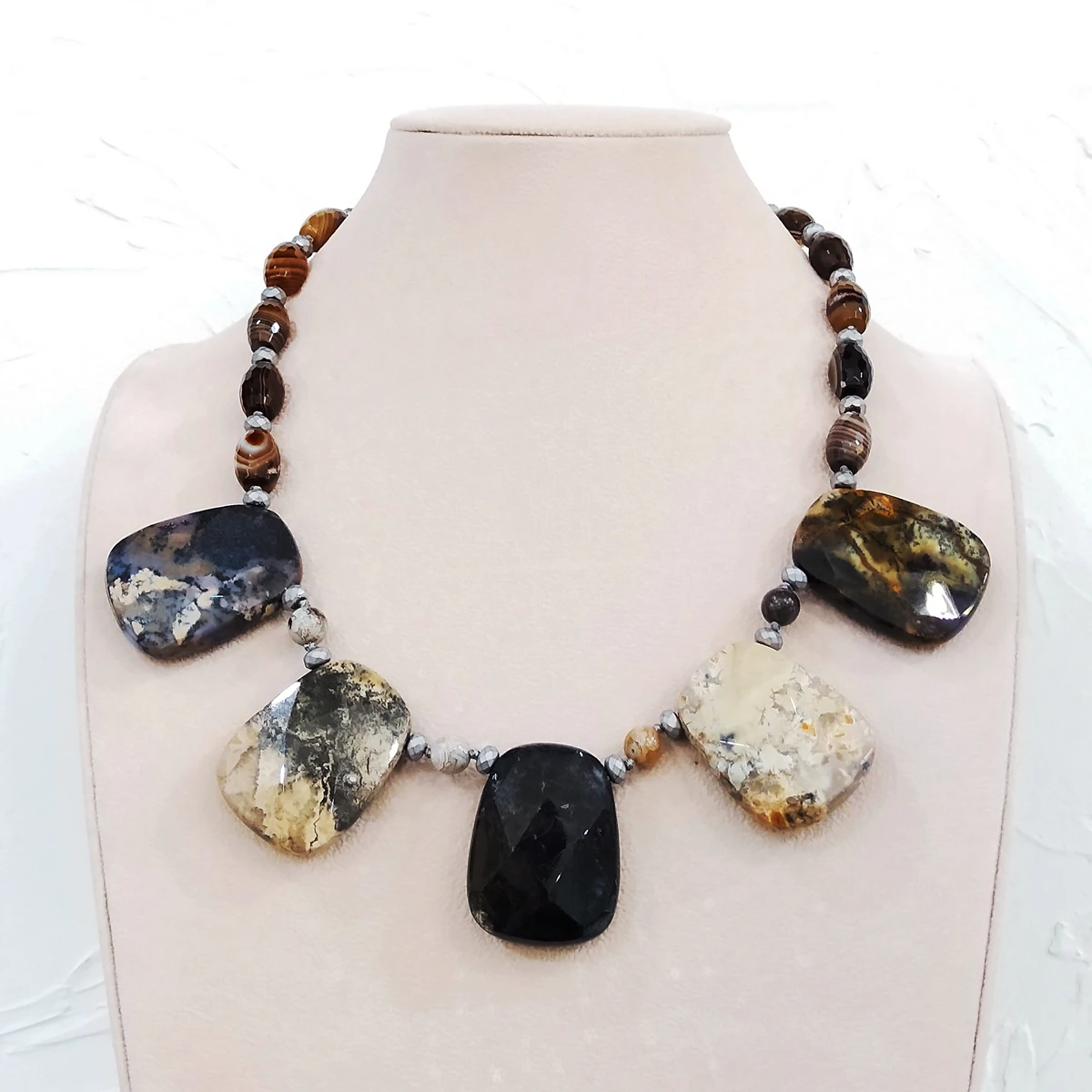 Lii Ji Brown Real Stone Necklace Jaspers Agates Hematite Statement Big Necklace 50cm Women Jewelry Stock Sale 
Lii Ji Brown Real Stone Necklace Jaspers Agates Hematite Statement Big Necklace 50cm Women Jewelry Stock Sale