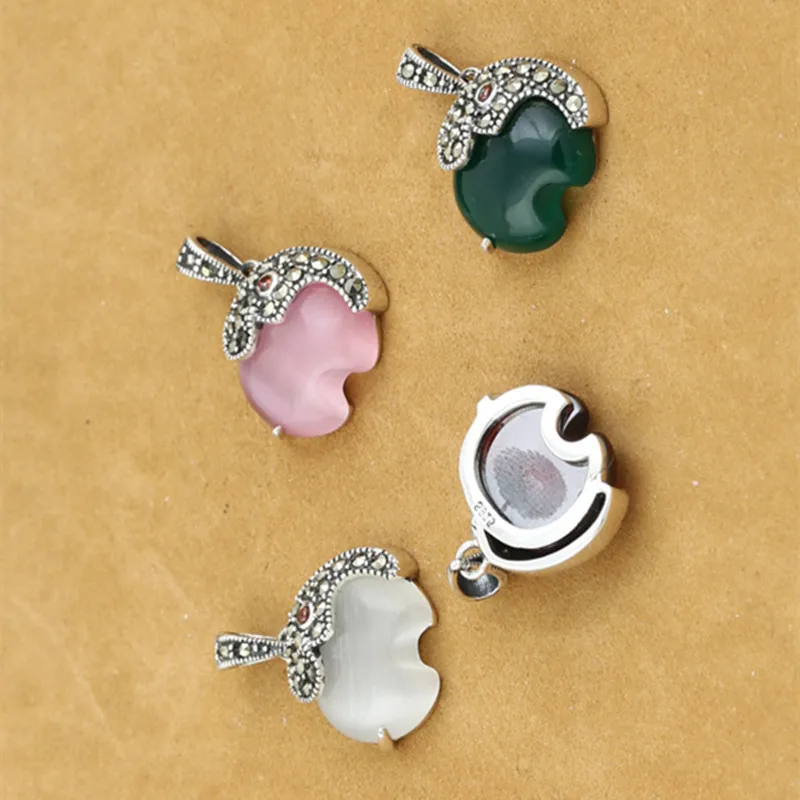 925 Sterling Silver Sewelry Retro Thai Silver Women Elephant Inlaid Marcasite Agate Garnet Exquisite Pendant
925 Sterling Silver Sewelry Retro Thai Silver Women Elephant Inlaid Marcasite Agate Garnet Exquisite Pendant