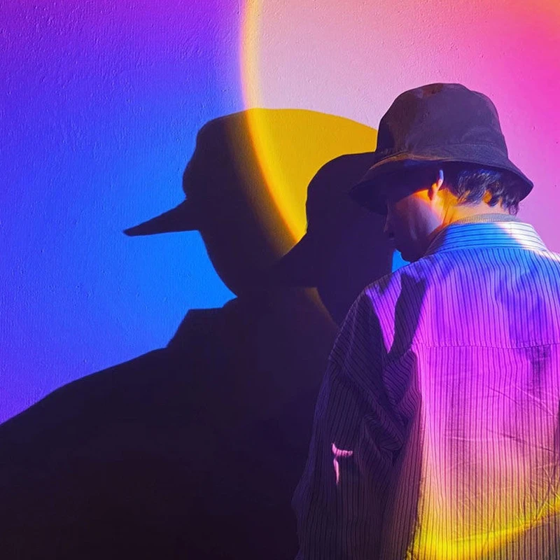 Projection Sunset Light Rotatable USB Charging Rainbow Modern Bedroom Lamp Live Room Photography Photo Wall Lights Colorful New
Projection Sunset Light Rotatable USB Charging Rainbow Modern Bedroom Lamp Live Room Photography Photo Wall Lights Colorful New