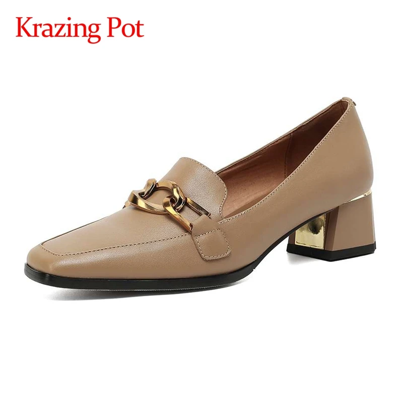 Krazing Pot 2021 spring new real leather square toe med heel metal decoration gladiator young lady streetwear women pumps L94
Krazing Pot 2021 spring new real leather square toe med heel metal decoration gladiator young lady streetwear women pumps L94