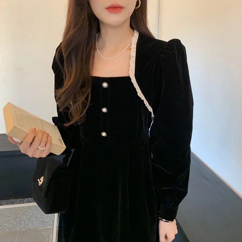 French Hepburn Style Square-Neck Lace Velvet Dress With Delicate Buttons Waist Lace 2021 Autumn Winter New Ladies Casual Dresses
French Hepburn Style Square-Neck Lace Velvet Dress With Delicate Buttons Waist Lace 2021 Autumn Winter New Ladies Casual Dresses
