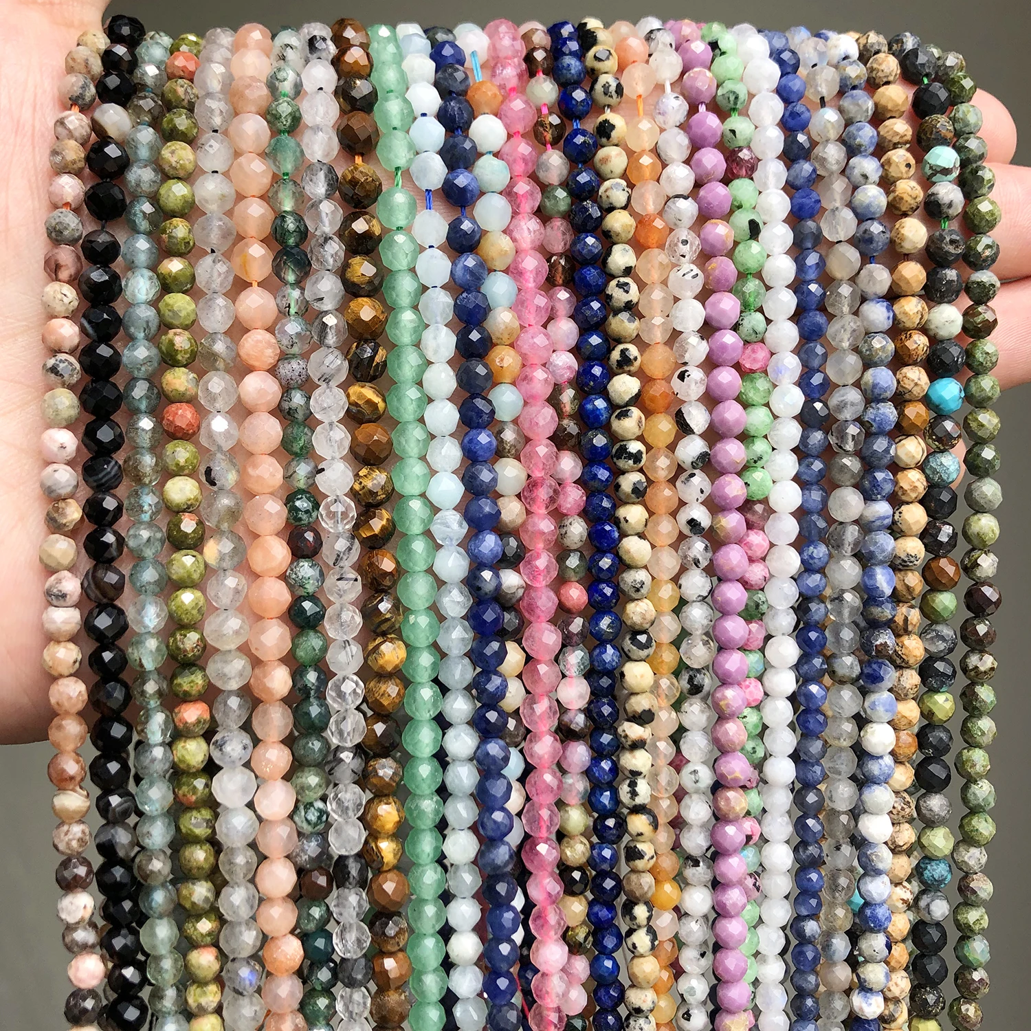 Faceted Natural Stone Bead 2/3/4mm Emeralds Agates Crystal Gems Loose Beads for Jewelry Making Tiny Beadwork DIY Bracelet 15''
Faceted Natural Stone Bead 2/3/4mm Emeralds Agates Crystal Gems Loose Beads for Jewelry Making Tiny Beadwork DIY Bracelet 15''